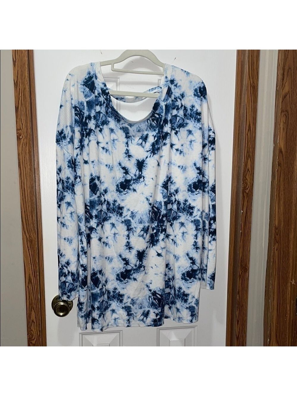 Swimsuits For All White and Blue Tie Dye Long Sleeve T-Shirt 18/20 NWT